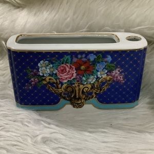 Neiman Marcus Blue floral ceramic pen/pencil office desk holder